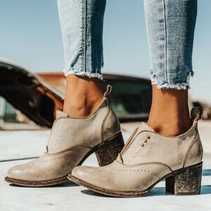 Freebird by Steven Sadie Shoe in Ice - Size 7